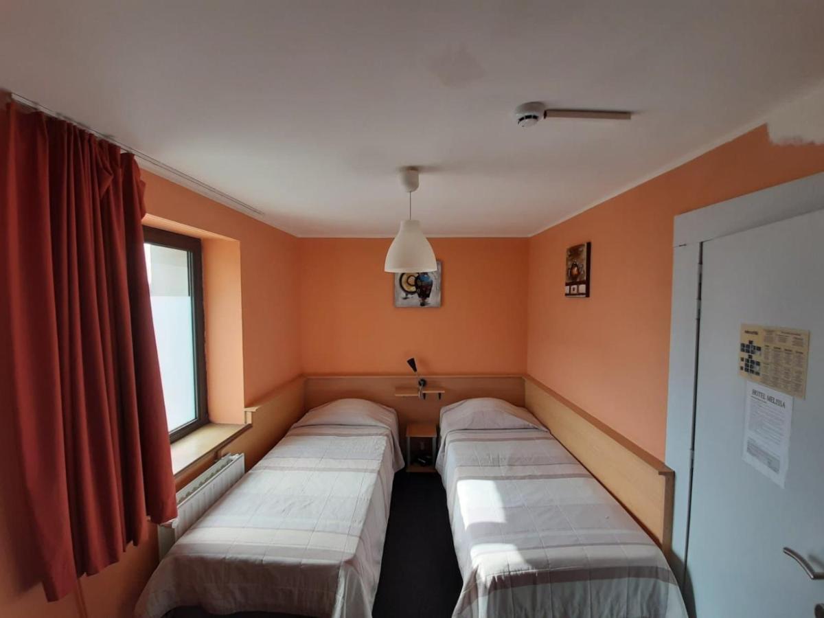 Hotel Melissa Péruwelz Esterno foto